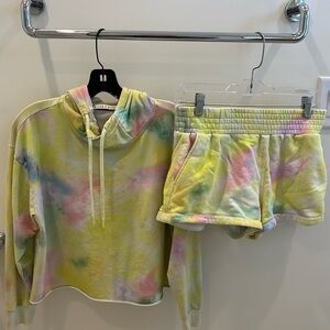 Alice and Olivia 2PC matching hoodie and shorts set size M tie dye print.